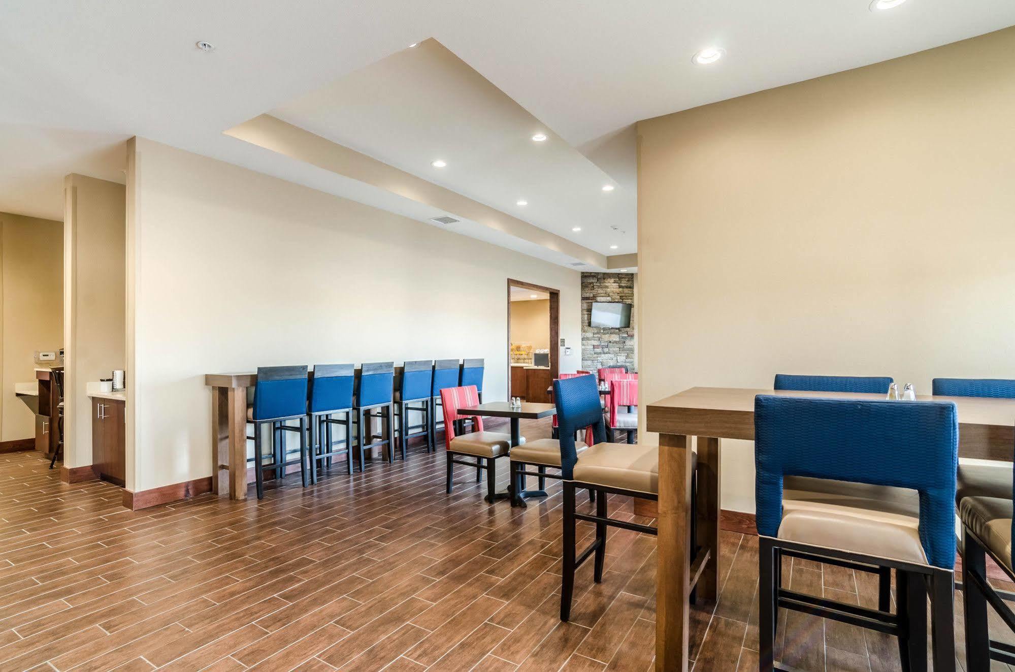 Comfort Inn & Suites Огаста Екстер'єр фото